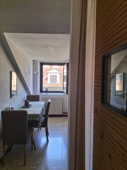 La Casa Di Marta - Ampia Ed Accogliente Mansarda In Piazza Statuto Appartement Turijn Buitenkant foto