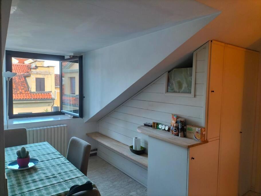 La Casa Di Marta - Ampia Ed Accogliente Mansarda In Piazza Statuto Appartement Turijn Buitenkant foto