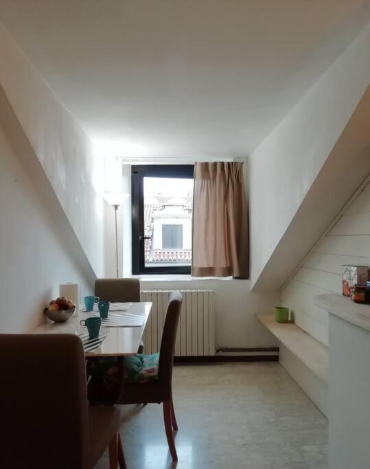 La Casa Di Marta - Ampia Ed Accogliente Mansarda In Piazza Statuto Appartement Turijn Buitenkant foto